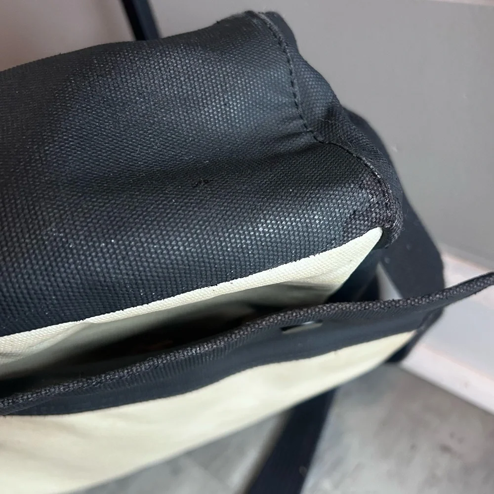 Petunia Pickle Bottom Glazed Pathway Diaper Bag in Birch/Black Unisex